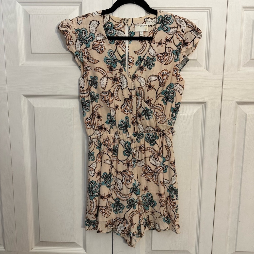 Witchery Australia Light Pink Bohemian Floral V Neck Shorts Romper 4